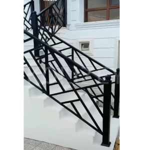 Məhəccər pilləkəndə təhlükəsizliyi təmin edən bir vasitədir. Metal periller.